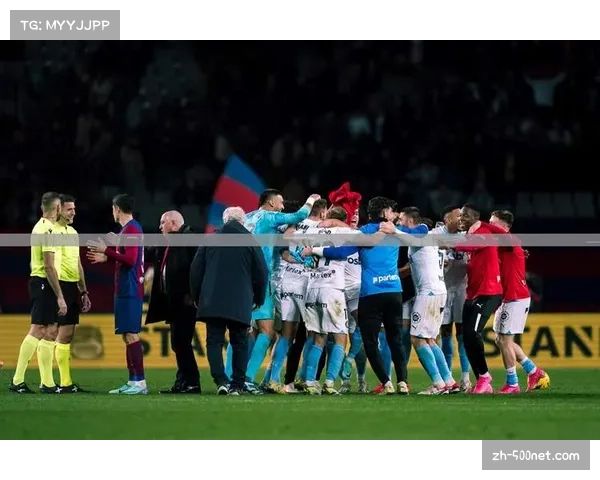 奥格斯堡与霍芬海姆对攻战平，双方防守落位问题成战术博弈焦点